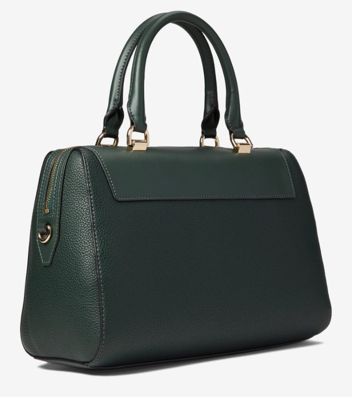 loleeta700's tweet photo. فخمة ؟ 

كالفن كلاين | Calvin klein 
٣٨٨ ريال شامل العمولة 
الشحن على الوزن يتحدد بعد وصولها البريد 📦⚠️ https://t.co/pXGndCYHZI