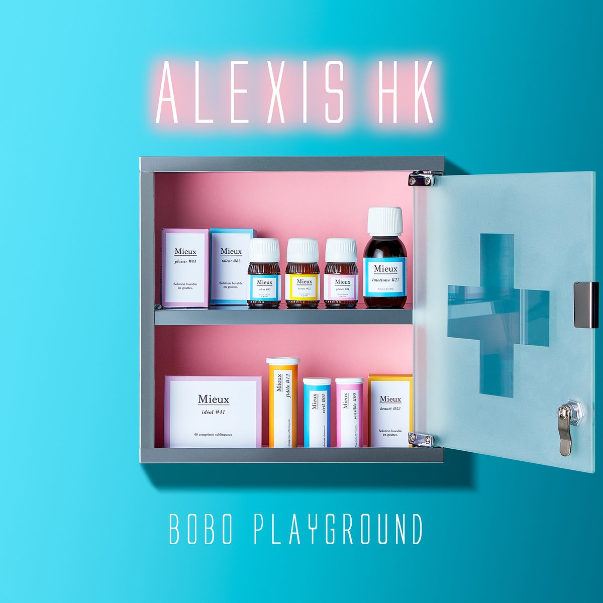 Twitter ...
Ô joie ... Voici la pochette de mon nouvel album , à paraître le 23 septembre. Elle est belle hein ?
Pour précommander l'album: alexishk.wedisc.net
Nous sommes très fiers de ce petit Bobo, comme on l'appelle entre nous. 
À bientôt,
Love,
Alexis

#boboplayground