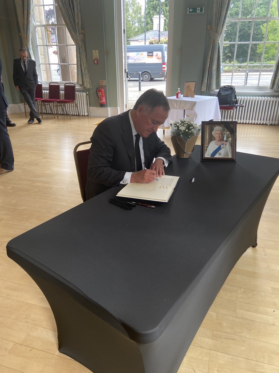 The book of condolence is available for all residents to record personal messages at the Leamington Spa Pump Rooms. #QueenElizabeth <a href="/Warwick_DC/">Warwick District Council</a>