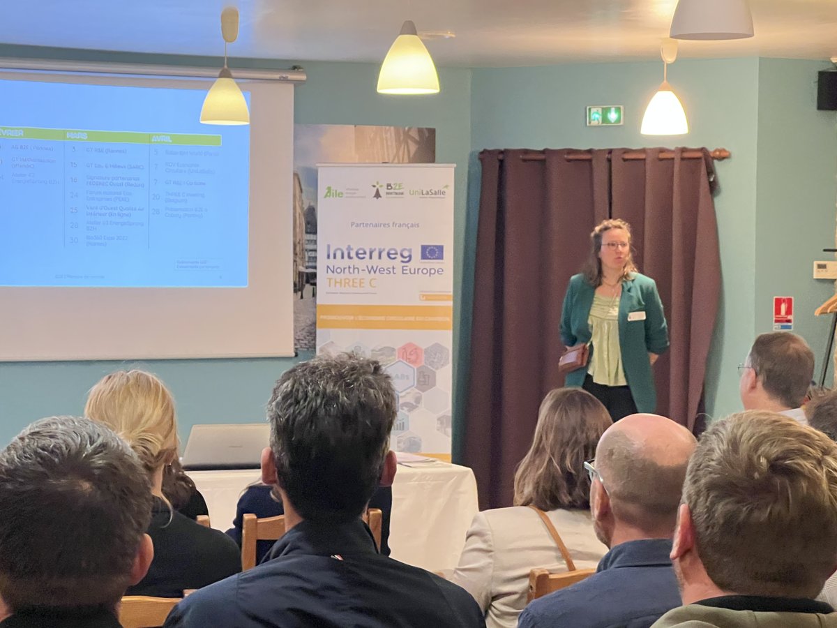 EcoEnt_Bzh's tweet photo. 🔆[#B2Eplénière2022] Intervention de #RozennMASSÉ animatrice du réseau et de #LoicEVAIN  pour une présentation des dernières actions #B2E : 
👉Biochar (#ThreeC)
👉LoiAGEC (Déchets)
👉BreizhBiodiv (soutien technique)
👉CGLE (REUT - #Ecodo)
👉GT #RSE en développement https://t.co/zb0lXUKQp4