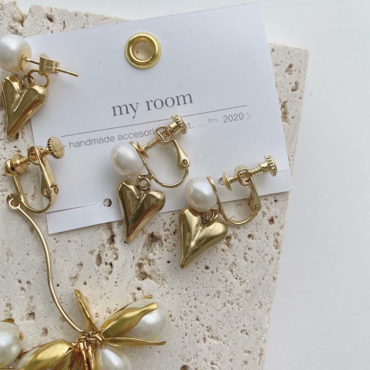 _meryshop_'s tweet photo. <my room × MERYshop >
"【my room】luv me "
ぷっくりとした立体的なゴールドのハートチャームが愛らしい魅力を演出しているピアス/イヤリング🤍
上質な天然淡水パールを使用することで、”大人可愛い”を追求したデザインに仕上げました✨
#MERYshop
https://t.co/b6I7rt1t8o https://t.co/yoVHXNxQoa