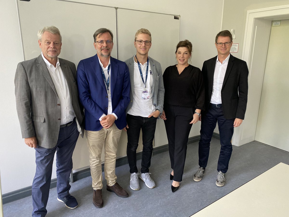Great data quality session at #GOR22 ! Thx to all our presenters Kerstin Niederauer-Kopf (AGF Videoforschung GmbH), Jörg Sunnus (Media-Micro-Census GmbH/AGMA), Florian Kögl (Redem), and Otto Hellwig (Bilendi &amp; respondi).Many thx to our awesome moderator Hartmut Scheffler. 👌😀🙋‍♀️