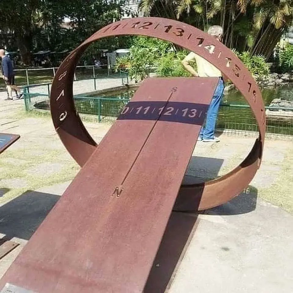 RNinTech's tweet image. "Digital" sundial 👏 Follow ➡️ @RNinTECH for geek stuff and anything technology.

#electrical #engineering #project #computer #diy #technology #tech #geek #science #techmemes