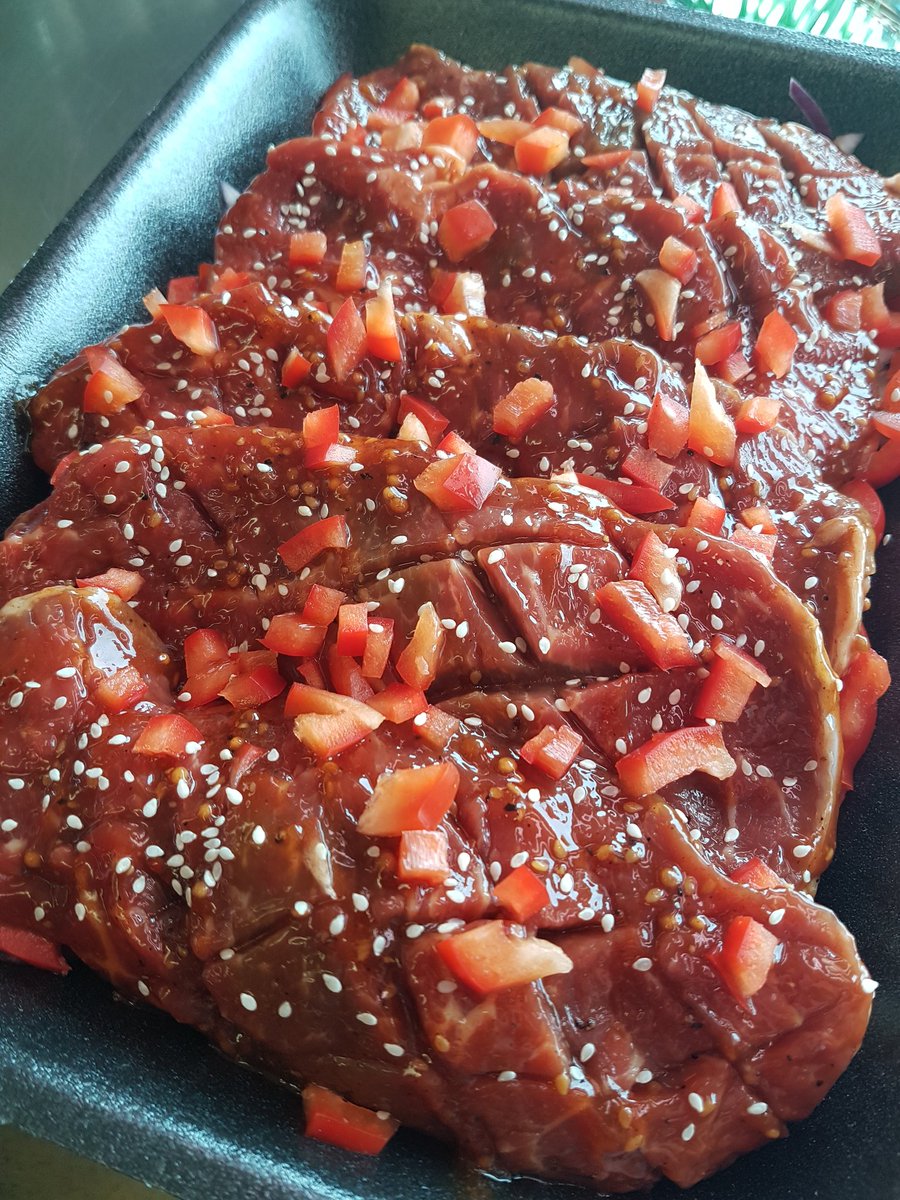 Yakiniku sauces sirloins for the grill with peppers and onion... perfect flavour balance.
#bobsbutchers #hatfield #hatfieldbutcher #hatfieldsownbutcher #bbqbutcher #bbqpricedright #herts #steak #grill #quickdinner #stayinginhatfield #notjustonsaturdays