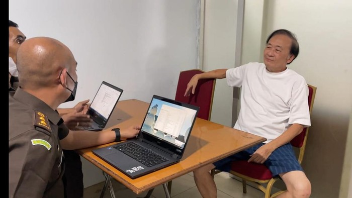 Ayo siapa yg membocorkan ini photo?