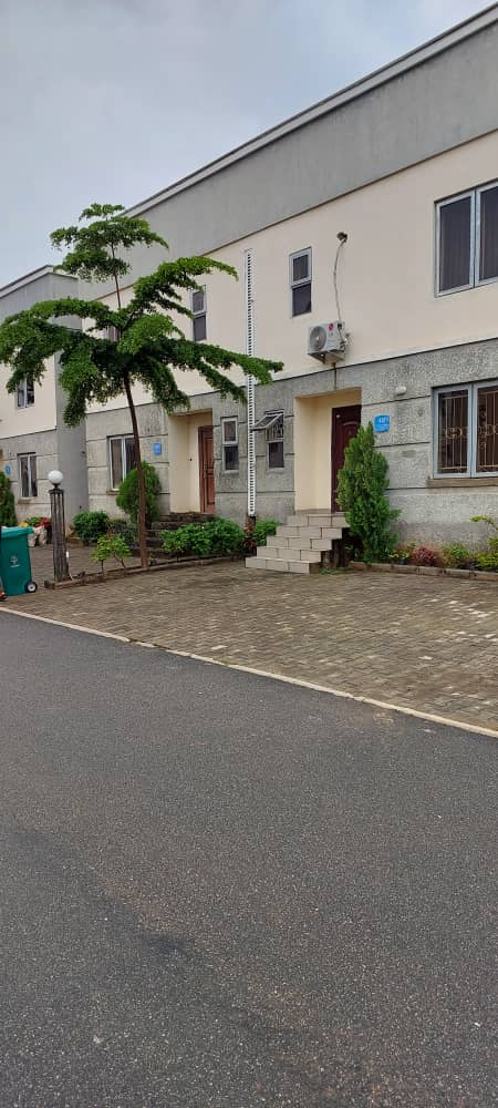 sodslegacy's tweet photo. HOT DEAL 

4-BEDROOM TERRACE DUPLEX UP FOR GRAB AT BRAINS AND HAMMERS CITY ESTATE, LIFE CAMP ABUJA.

Complete Infrastructure.
Security 24/7
Water 24/7
Electricity 24/7
 
Price: 32 Million Naira

#AbujaTwitterCommunity https://t.co/1z3RHpHX9R