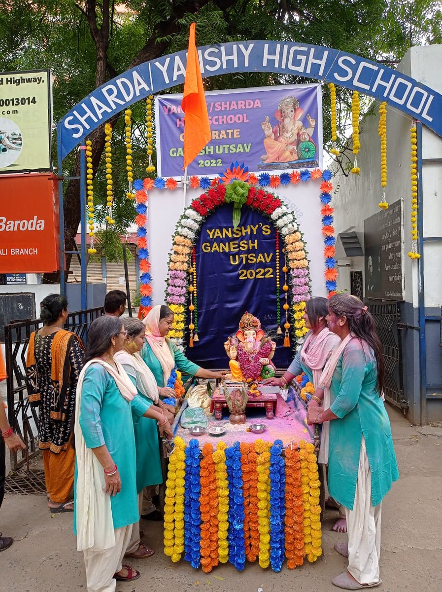 YanshyS's tweet photo. To seek the blessings of Lord Ganesha, Ganesh Chaturthiby the students of YANSHY HIGH SCHOOL, in a unique way. This year Yanshy has an  eco-friendly Ganesha.

#ganeshutsav2022 #ganeshfestival #students #YanshyHigh #YHS #vadodara https://t.co/02bI5nYDFW