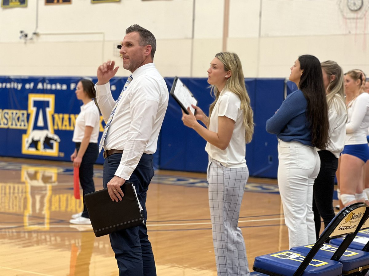 UAF_SAAC's tweet photo. The student athletes came out hard tonight to support the Nanook Volleyball girls! 

Hope to see you out this Saturday for next game! https://t.co/bQlrleKv8Q