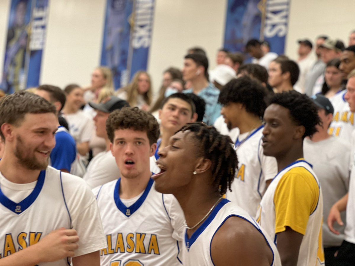 UAF_SAAC's tweet photo. The student athletes came out hard tonight to support the Nanook Volleyball girls! 

Hope to see you out this Saturday for next game! https://t.co/bQlrleKv8Q