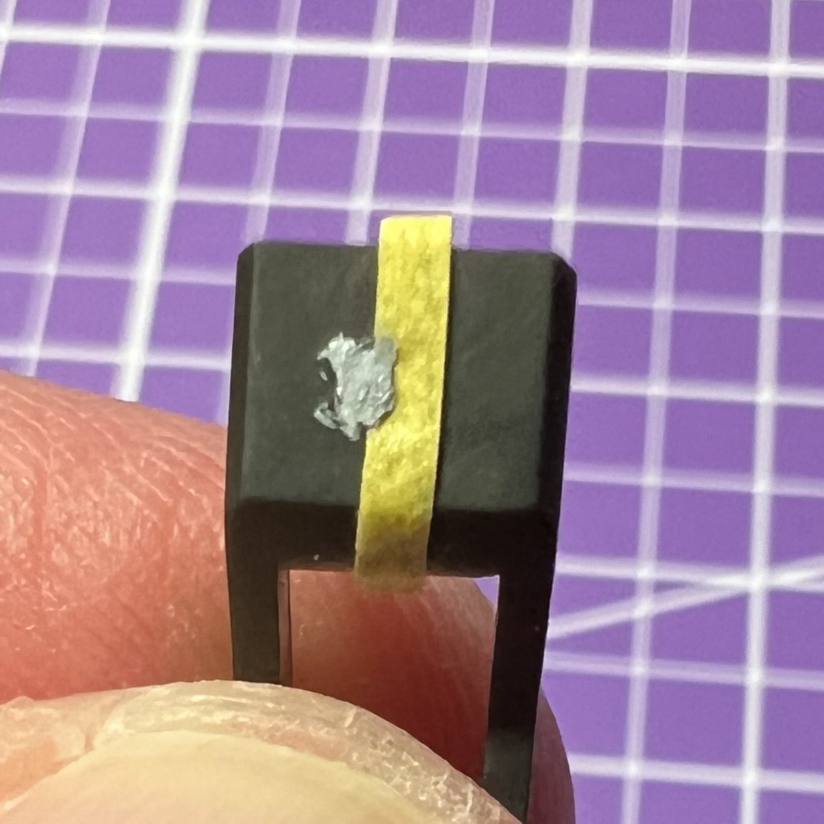 ZoidsBuilder's tweet photo. Today I attempted to fill in a notch in the recessed area of this tail part. I’m quite happy with the result #kotobukiya #zoids #zoidshmm #lightningsaix #ez035 #hmmzoids https://t.co/cICRLN4MjG