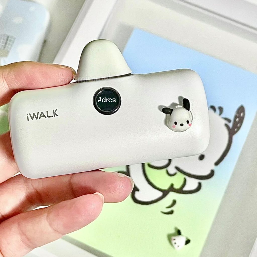 officialfans95's tweet photo. Wireless powerbank yang wajib korang beli! 😍 Dah lah fast charging.. Kecik macam lipstick je senang nak bawak &amp; letak dalam bag.. Ade screen untuk tunjuk battery percentage lagi!
.
beli sini je: https://t.co/9GKfU6DOEd https://t.co/fbs8LDmSKC