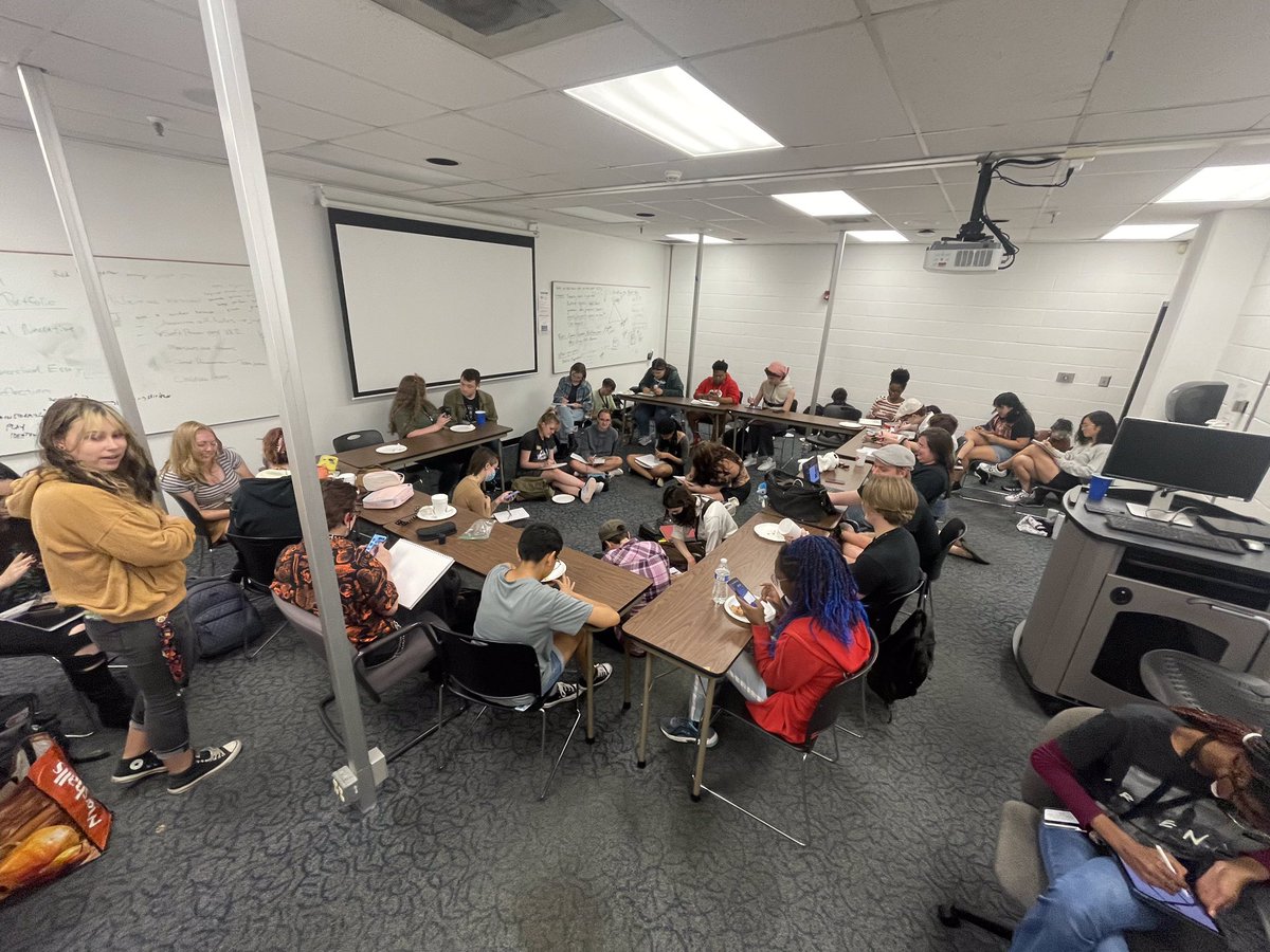CCADISC's tweet image. The first ISC meeting turnout blew us away! Thank you to everyone who joined us, we look forward to seeing you all over the semester! 💙
