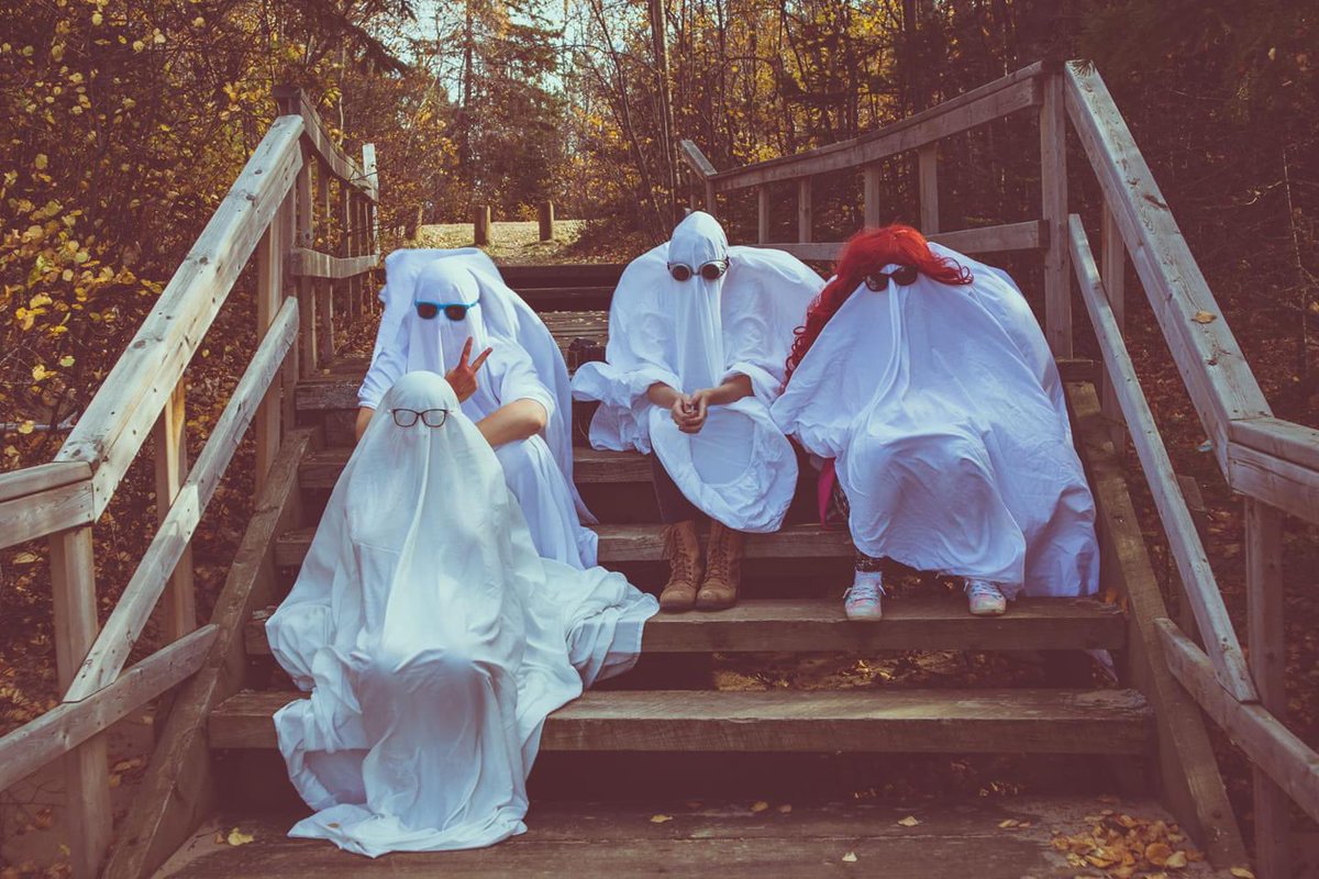 InhumaneGiraffe's tweet photo. It’s almost spooky season… the place is defs haunted 📷👻#spooky #ghostphotoshoot #thattimeofyearagain https://t.co/2elNqr7vGO