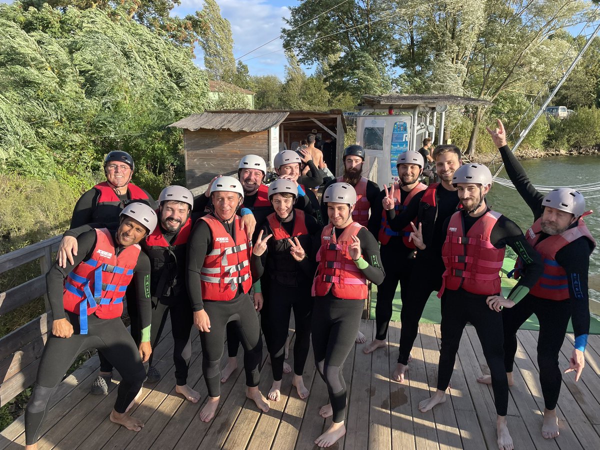 ericgourmel's tweet photo. Qui dit rentrée scolaire, dit afterwork de rentrée chez SII Le Mans. Afin de garder en mémoire la plage, l’eau et les vacances en tête, nous sommes tous partis faire du Wake.
C’était surtout un moment de grande convivialité autour d’un bon repas  @GroupeSII @sii_ouest https://t.co/INgbcAMdA1