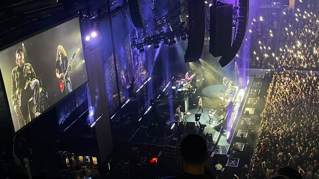 Centuriend's tweet photo. They played Cemetery Drive. 
I can die happy. 
~sobbing~ https://t.co/e7Z7SruaU6