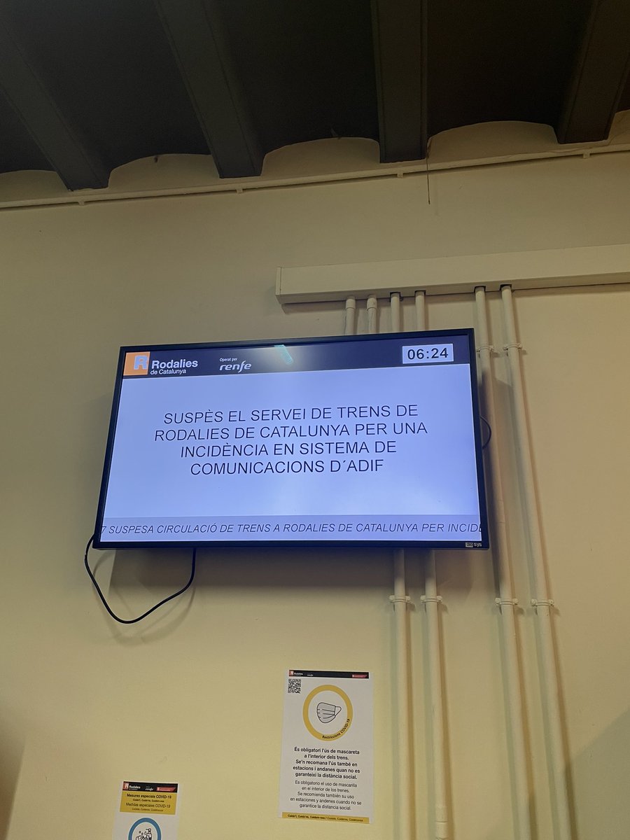 fredledez's tweet photo. @InfoAdif @Inforenfe Y el plan te contingencia para este tipo de incidencias? Llevamos más de una hora en la estación de Canet de Mar, y no hay buses alternativos ni información relevante. https://t.co/kQo1LH2N44