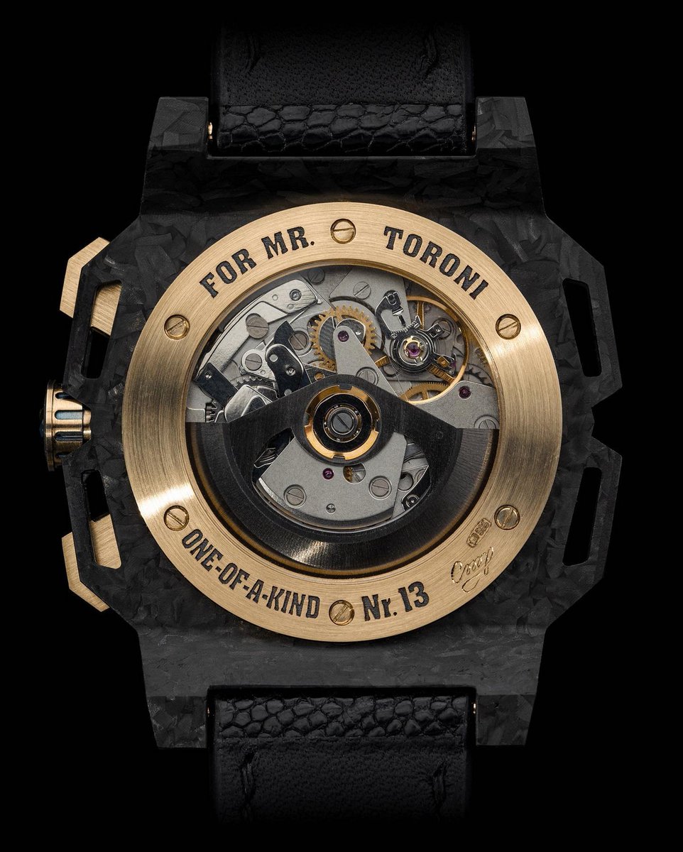 Carbon_Micro's tweet photo. Sometimes we are involved in interesting projects that are not related to cars.

A small part of our work now lives on in this carbon watch.
https://t.co/Wona5rA0kA

#gold #watch #carbonwatch #goldenwatch #handmade #carbon #carbonfiber #carbonfibereverything  #carbonmicrosystem https://t.co/ed3qCLHMKo