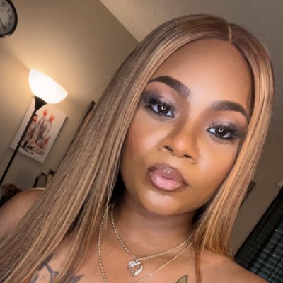 OhSoPrettyLiz's tweet photo. #NewProfilePic https://t.co/kHOxuWRtRU
