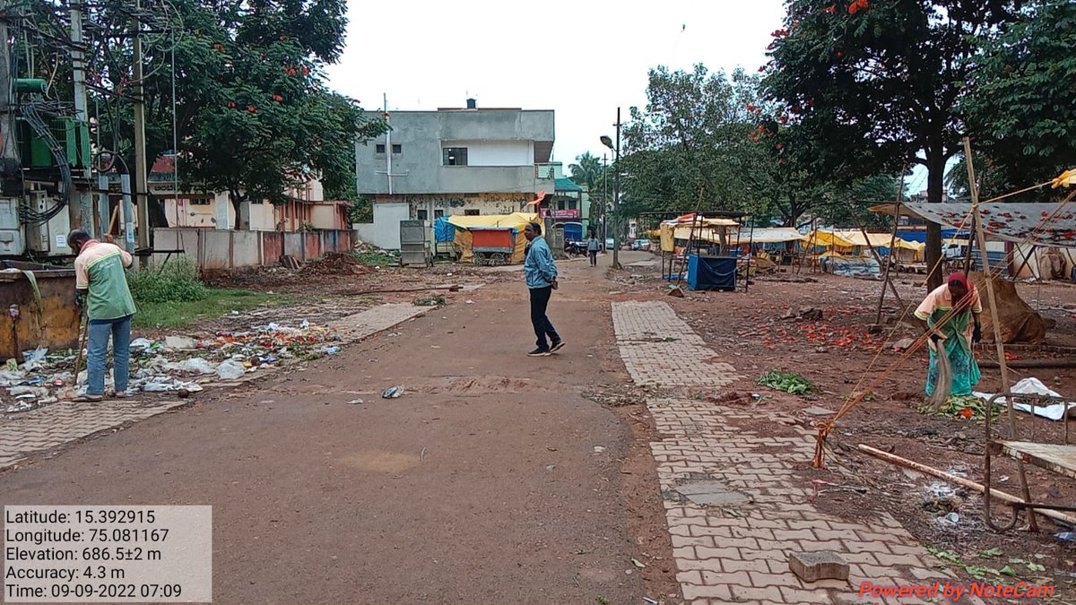 HdmcHubliDwd's tweet photo. ಹುಬ್ಬಳ್ಳಿ ಧಾರವಾಡ ಮಹಾನಗರ ಪಾಲಿಕೆಯಿಂದ ವಿವಿಧ ಪ್ರದೇಶದಲ್ಲಿ ಸ್ವಚ್ಛತೆ ಕಾರ್ಯ ಪ್ರಗತಿಯಲ್ಲಿರುವುದು.
#citycompost
#wastetocompost
#SwachhSurvekshan2023
#Swachhbharatmission
#PMIndia
#CleanCityDreamCity
#SwachhBharatMissionUrban
#SBMurban
#humanmatrixsecurite
#SwachhSuevrkshan2023HubliDharwad https://t.co/87dxmmGyse