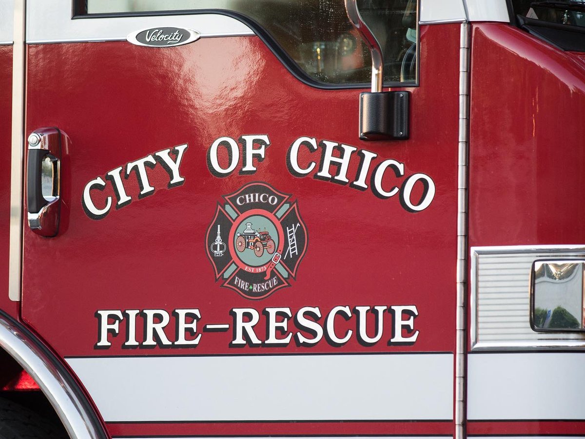 ChicoFD's tweet image. Chico Firefighters are at scene of a traffic collision into a gas line near W 11th Ave x Meadow Road. Firefighters have evacuated the immediate area. Crews are working with PG&amp;amp;E to secure the gas leak. #ChicoFD #MeadowCommand