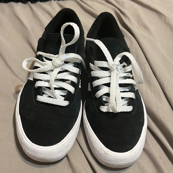 GuitarJill's tweet photo. So good I had to share! Check out all the items I'm loving on @Poshmarkapp #poshmark #fashion #style #shopmycloset #vans #adidas: https://t.co/tBxHakByr8 https://t.co/GuHmkxle0L
