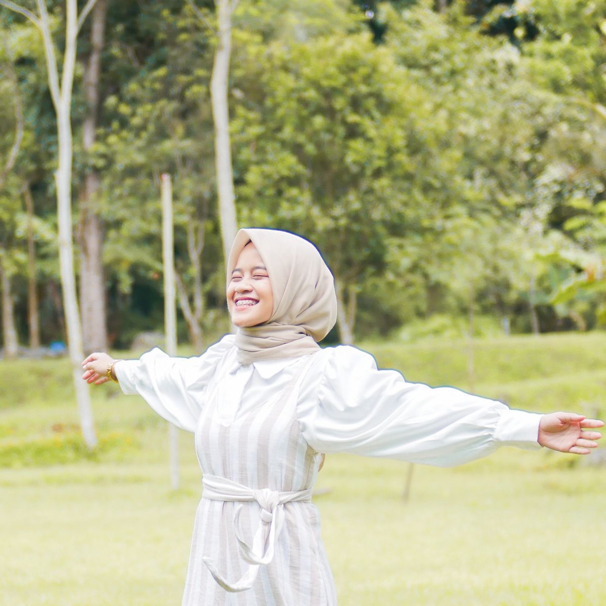 eldeyofc's tweet photo. Ekspresi Elmin saat ini: full senyum karena menyambut weekend sama promo 9.9 🤤 https://t.co/H22Kx52k7p