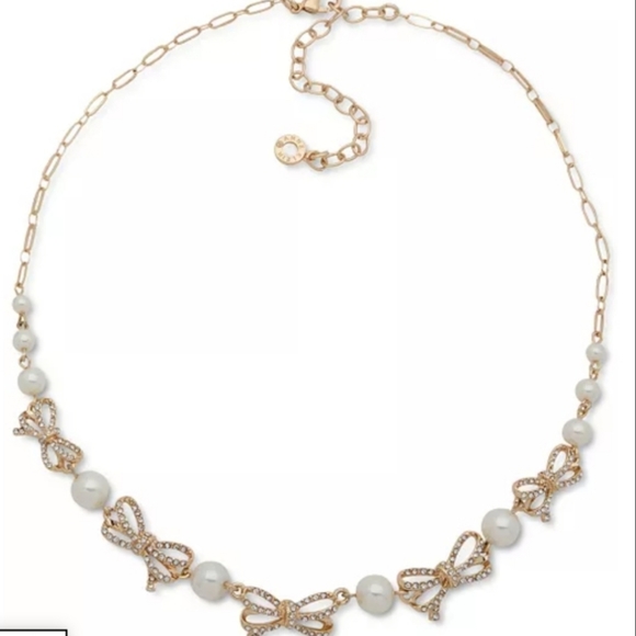 AliceHawkswort2's tweet photo. So good I had to share! Check out all the items I'm loving on @Poshmarkapp #poshmark #fashion #style #shopmycloset #anneklein #josephribkoff: https://t.co/urBDj5AkdF https://t.co/DTPF1OAH7l