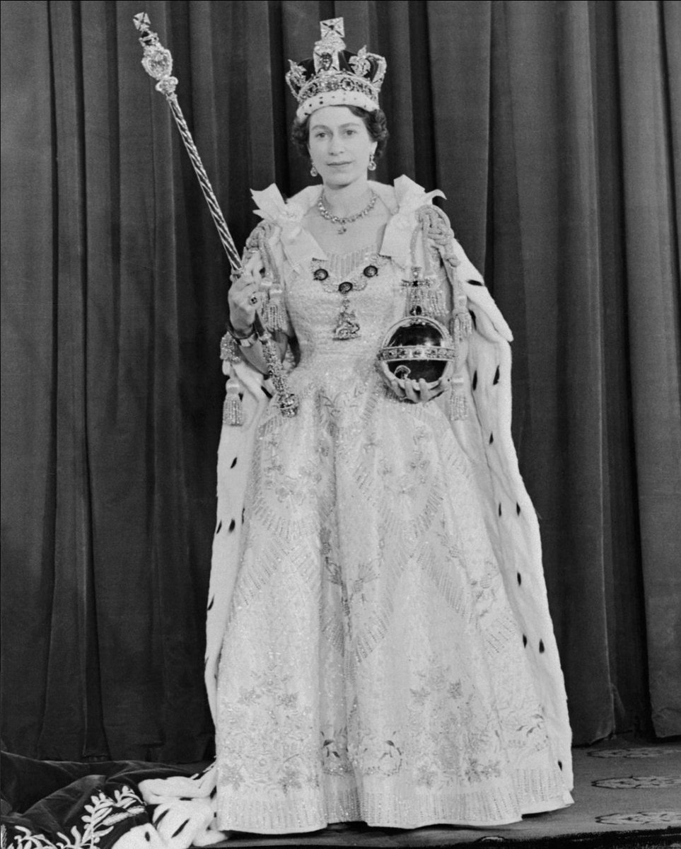 PrincessPinkyK's tweet photo. I am devastated and in shock! 💔😭
I thought you were immortal.
I have known no other monarch. Thank you for your devoted service. 👑

Queen Elizabeth II 1926 - 2022
Rest in Peace Your Majesty.
💕💕💕💕 https://t.co/5H0YrhbfjM