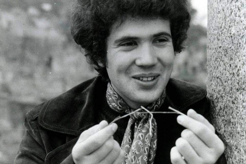FMonderna's tweet photo. Nel cuore, nell'anima❤️
#LucioBattisti #09settembre https://t.co/mkyXCE45d8