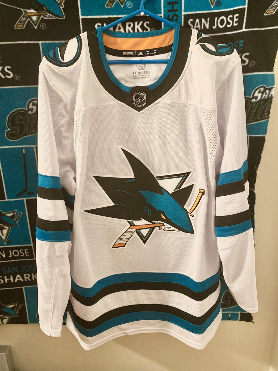 TEALTOWNUSA's tweet image. Which #sjsharks jersey hits harder for you? Home teal or away white?