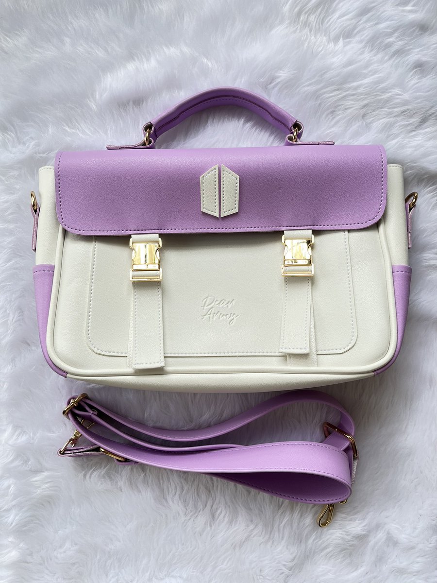 holdmetightkth_'s tweet photo. Got this ARMY BAG from @deararmystudio💜💜💜 https://t.co/pHGSnZVWjE