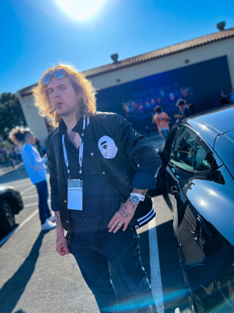 BelowNatural tweet media