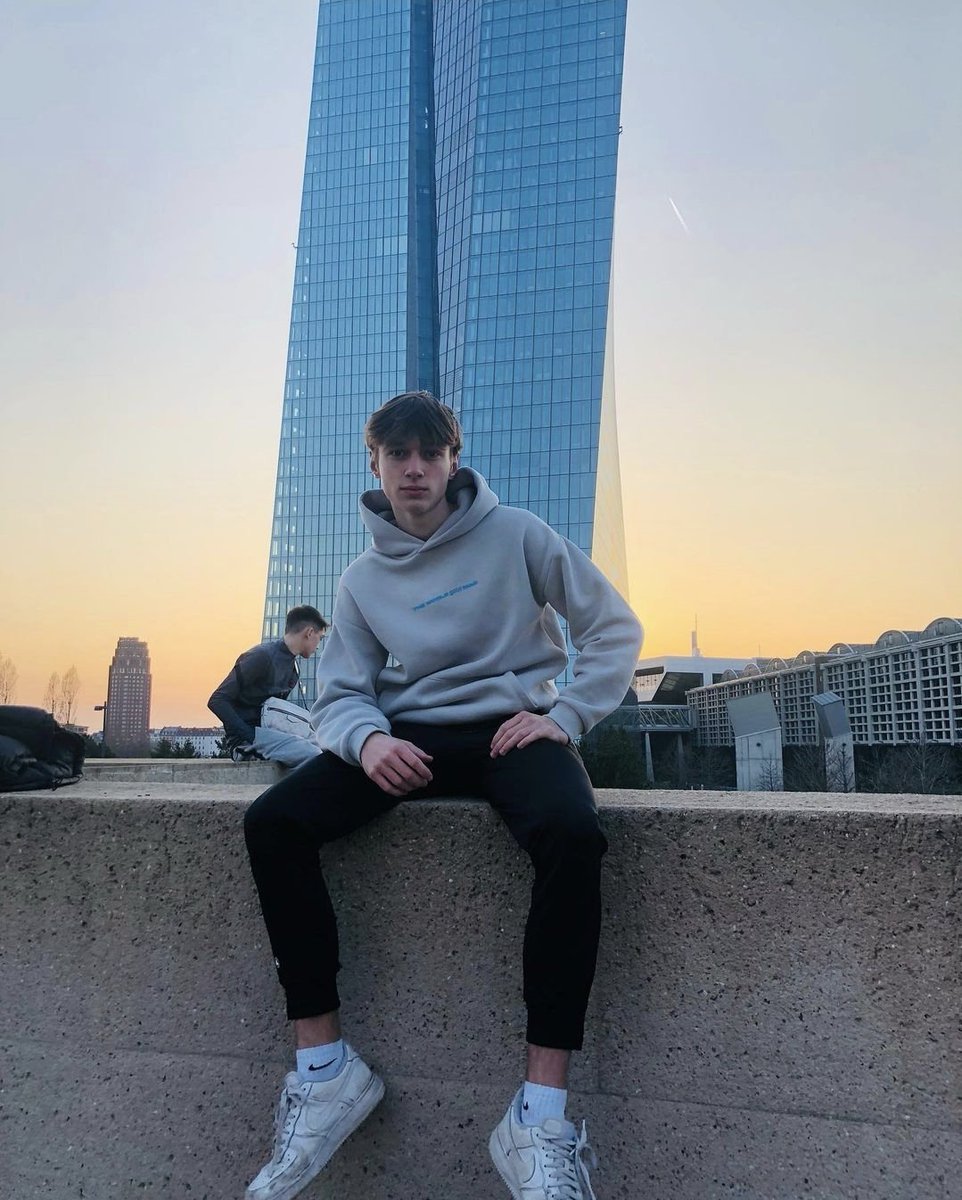 HottiesinAF1's tweet photo. #HottiesInAF1
👟🧦👟🧦
#Nike #Airforce #Airforceone #Airforce1 #AF1 #NikeAF1

#airmax #WhiteSox #whitesocks #gaysocks #gaysneaks #sneakers #sneaks #kink #gaykink
#nike #tn #gay #socks #nicesmell #smellysocks #smellysneakers #sneaks #dirtysocks #gayfetish #sportsgear #sneakerporn https://t.co/eYDpb7hwZk