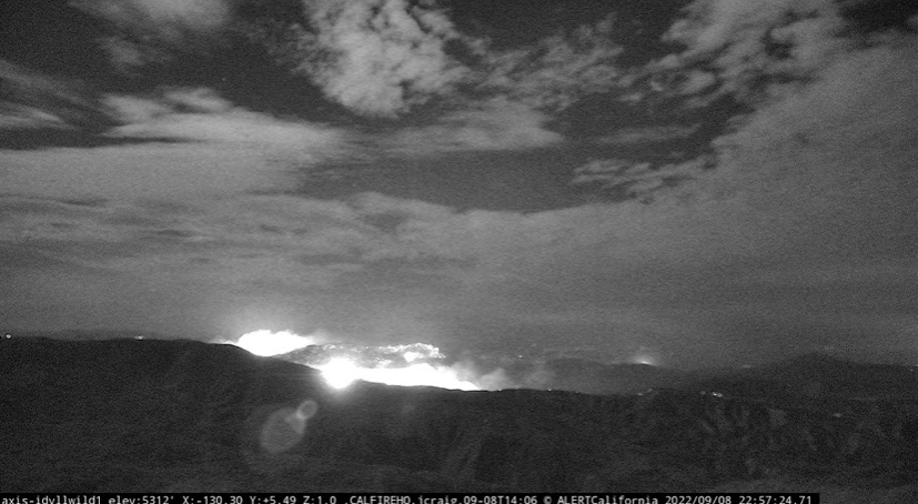 CANews_Watch's tweet photo. #FairviewFire - Riverside Co. 11:00pm

27,319 acre w/ 5% containment. Tropical Storm #Kay will bring 40+ mph strong winds from the East. This will allow the fire to have very high potential. Fire activity may moderate as heavy rain approaches. https://t.co/fpdei9O7Rx