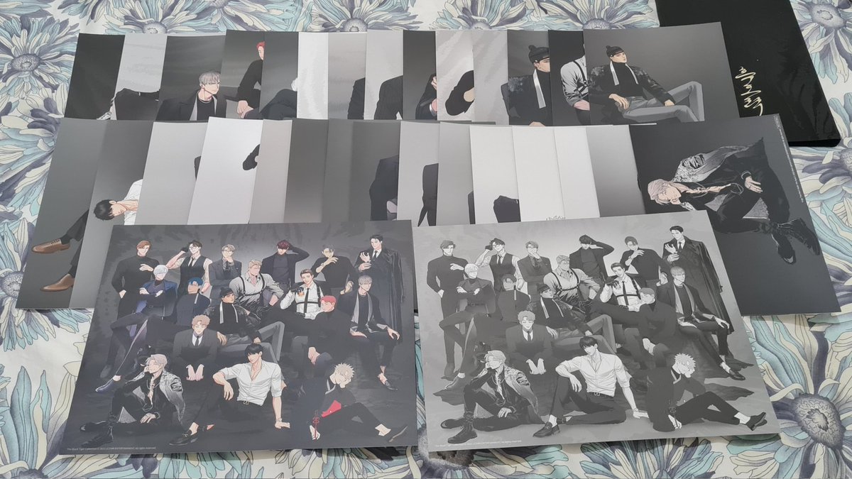 nmhcart's tweet photo. #NMHCMarites

Timeskip Zine (thank you @TimeskipZine &amp; all contributors for this beautiful work!!💖 ) and Lezhin US' prints arrived few days ago. Shipping will start on Sept 11, sco links will be sent by Sept 10. 

ps. i forgot to include the lanyard in the pic 😅 https://t.co/KPc05cSUGY
