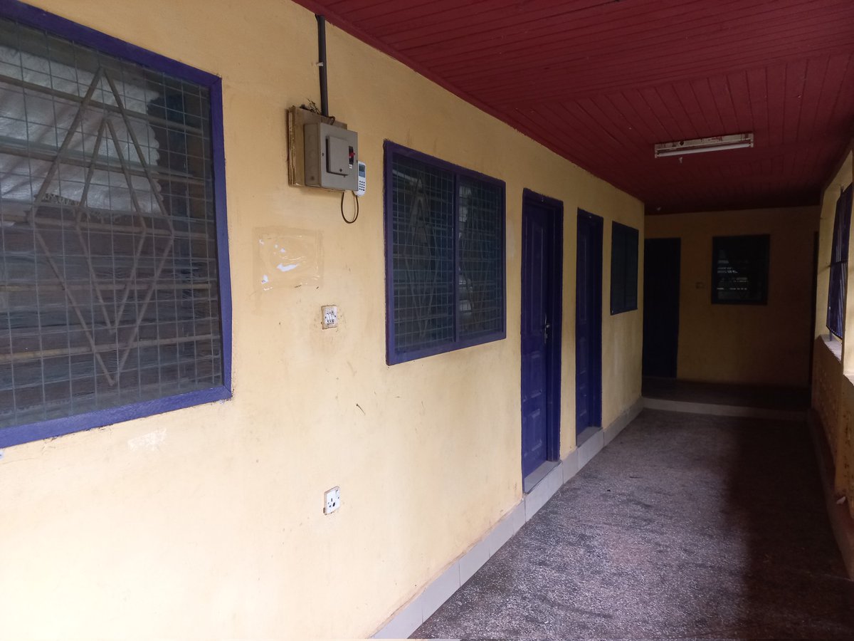 Hodl4Sure's tweet photo. Love to travel and my work takes me on journeys across the country. Sunyani has been a lovely experience. Such a relaxing atmosphere the moment i stepped foot here. Much affordable living and although my room is far from 1 Star rating, its been well worth the trip. #Ghana #Travel https://t.co/R9BRkSJSdX