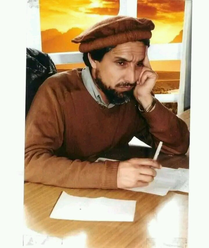 AzadaKhorasani's tweet photo. پکولت شوکت جغرافیای ماست فرمانده♥️ سر آزاده ات فخر تبار ماست فرمانده https://t.co/ApfIyVIFbG