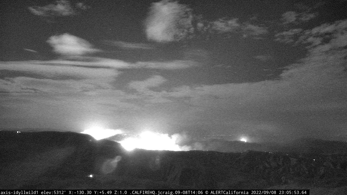 CaFireSource's tweet photo. Fairview Incident ~ 3 miles S of Valle Vista CA, The #FairviewFire updated acreage is 27,319 with 5% containment. Current image of the fire from  @AlertWildfire Idyllwild1 camera. https://t.co/bS8oAHbJn7