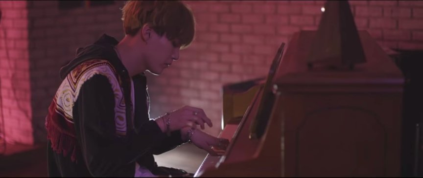 Olga75241746's tweet photo. First Love🎹
6周年おめでとうございます！

私もピアノとは長い付き合いで（ここ数年はご無沙汰ですが）
アイコンにもピアノを良く入れてます。
この愛情がずっと続きますよう。

YOONGIS MY FIRST LOVE 
#6년슈가첫사랑 
#6thYearsWithFirstLove #FirstLove6ThYears 
#첫사랑으로_더_오래_머물자 https://t.co/LZVyBvXorC