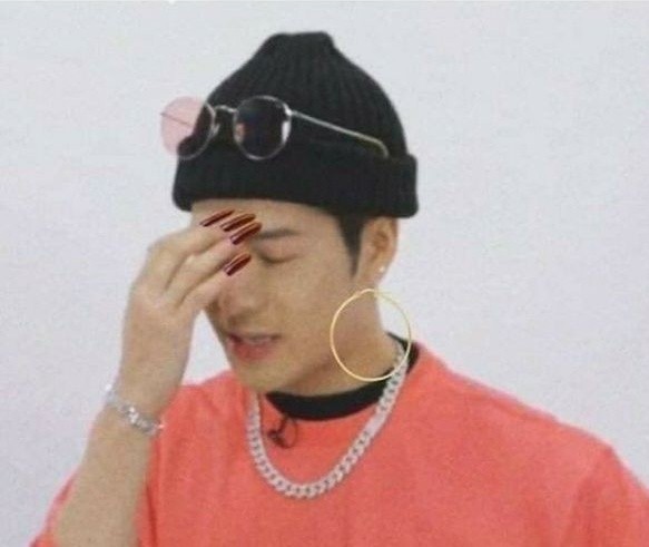 Tati___Mi's tweet photo. The only flaw in #MAGICMAM is that it only has 10 songs. I need to listen more of your goodies Jackson, what I gonna do now??? https://t.co/Ouhc0okWVi