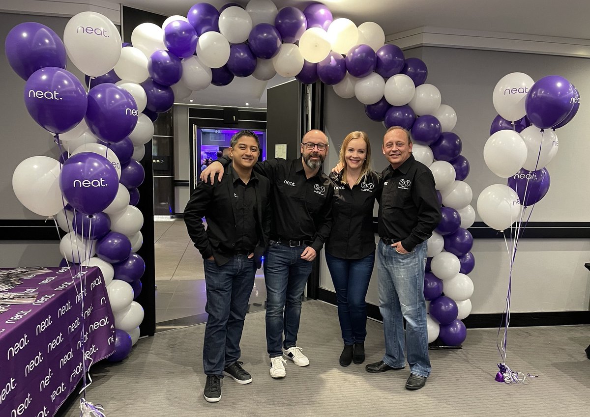 nology_sa's tweet photo. It’s all happening here in the exclusive @neatmeetings room at the #OmegaDigital Extending the Lead event. Cupcakes & candy popcorn will certainly sweeten the day! 🧁🍿 What’s even sweeter are the devices on show: Neat Bar, Neat Bar Pro, Neat Board & Neat Frame
#ExtendingTheLead https://t.co/uHoc0ybrZQ