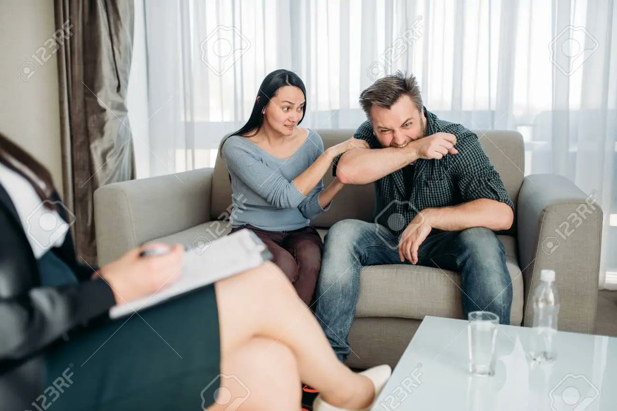 As a psychiatrist, I always compassionately take notes of how my patients are chewing parts of their bodies off.
#badstockphotosofmyjob