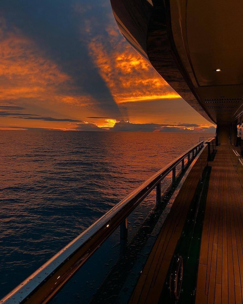 viewwporn's tweet photo. Sunset https://t.co/RSMpVoi0pm