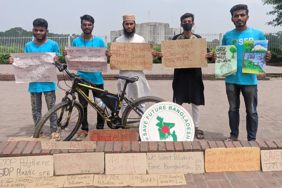 SaveFutureBd's tweet photo. #ClimateStrike in front of the National Parliament building of #Bangladesh.
Our Demand: #ClimateJustice, #CleanAir, #BanSingleUsePlastics, #SaveEnvironment, #StopPollution, #SaveRiver, #SaveForest, #SaveHills, #SaveWildlife.
#SaveFutureBangladesh #MapaVoice
#PeopleNotProfit! https://t.co/92IR6p7OXq