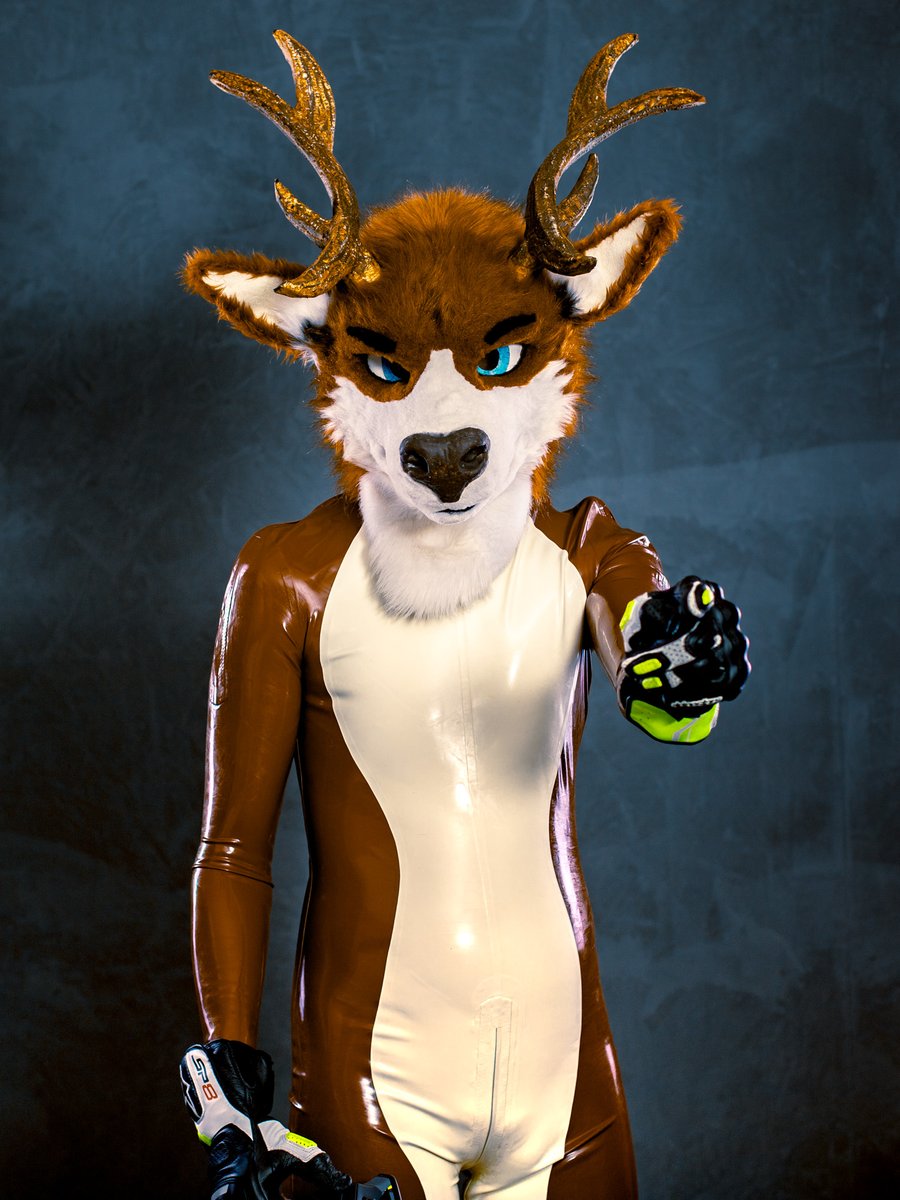 I want you!
📸 <a href="/GEARimages/">GEARimages | NFC 2023</a>
#latex #rubber #rubberfur #folsom #FursuitFriday