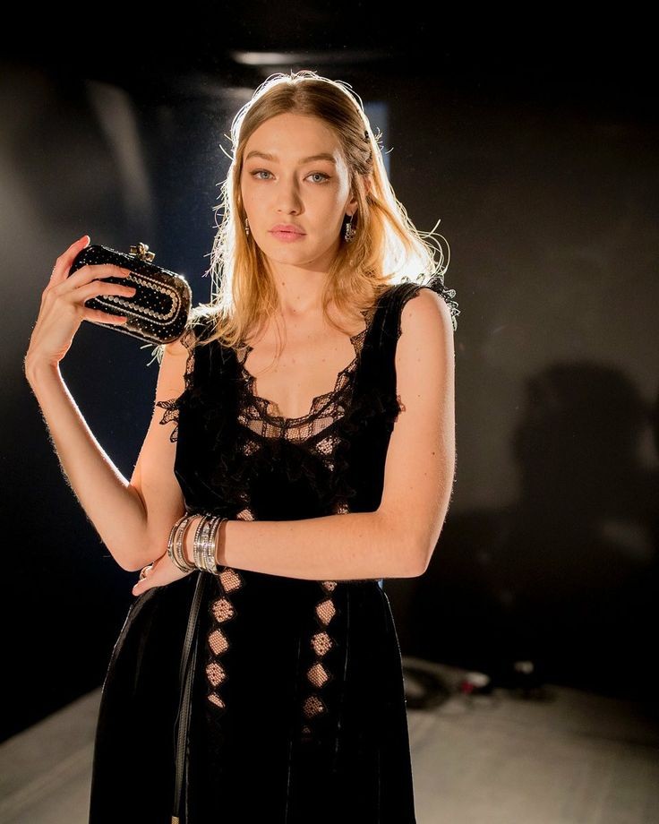 VarietyRP's tweet image. © #VarietyRP › Premiere Look!

𝗦𝗼𝗹𝗲𝗶𝗹 𝗪𝗮𝗹𝗱𝗼𝗿𝗳 (@bycardiganfilm) in one of the best dresses of the night at the #MagicInTheMoonlightRP World Premiere!