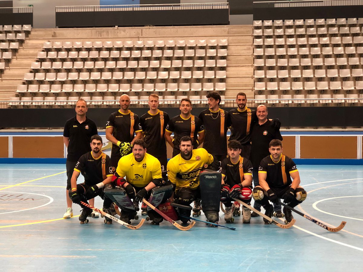 Degut a la reestructuració de la lliga i gràcies a la posició obtinguda la temporada passada,el primer equip ha aconseguit l'ascens a 1 Catalana
🔝 #hoqueipatins #somHoqueisomBlanes #seguim #adisfrutardelhoquei #blanes #dolceVita