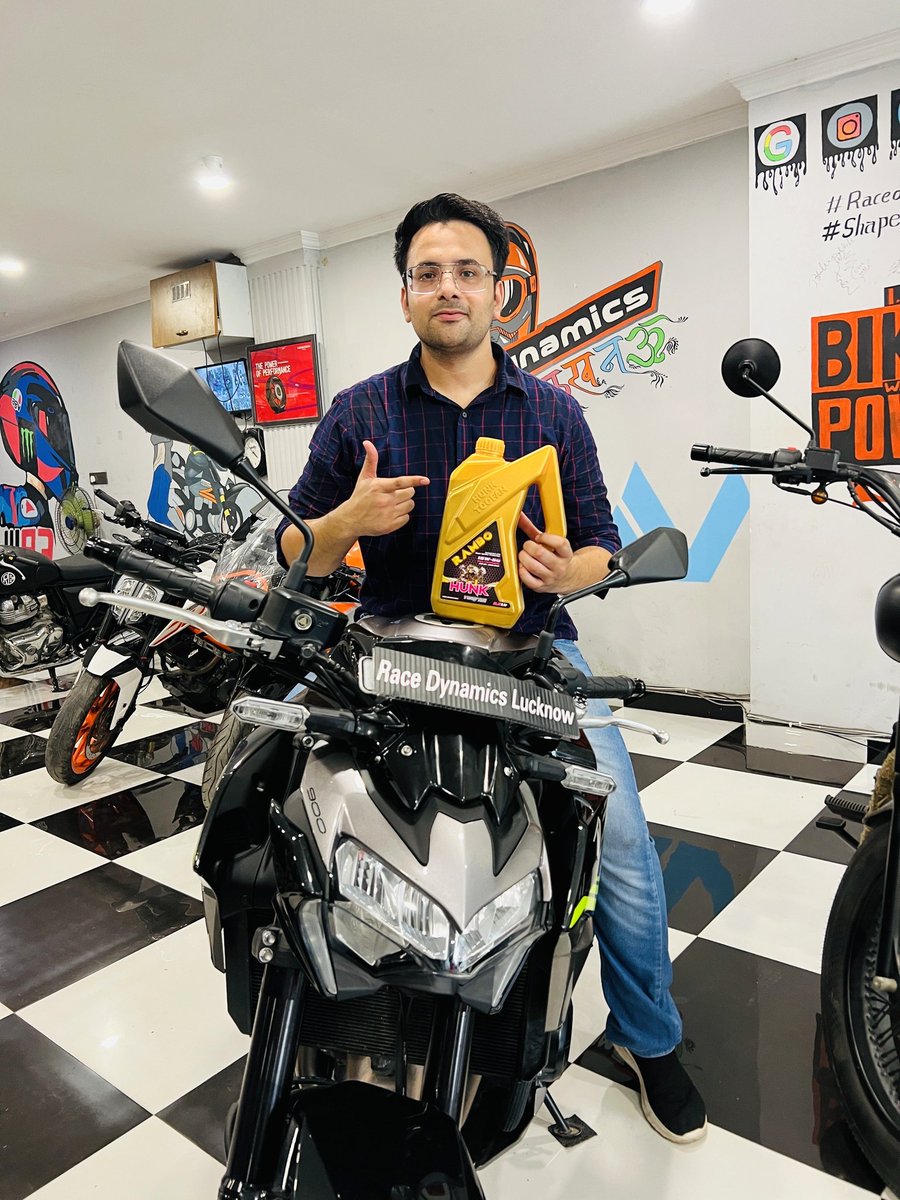 MdTaimoorali's tweet photo. Highly Recommended Engine Oil For Your Sports Utility as Well as Daily use Vehicles, So Get Yours Now #hunktoofan
For Distribution & Bulk Orders โ๏ธKindly Call On this No:- +917704801001 / +917570801001
#hunktoofan #enginepride #toofan #engineoil #lubricantBrand https://t.co/ZR3HqfFQyW