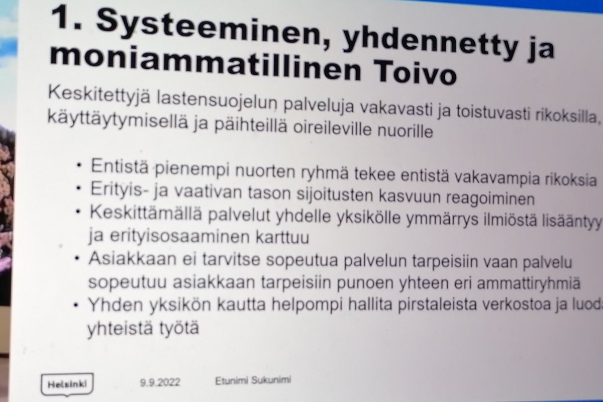 HarriKerola's tweet photo. Todella kiinnostavaa kuulla, miten Helsingissä on kehitetty systeemisellä työotteella toimivaa palvelua rikoksilla oireileville nuorille. Onnea 1-vuotias Toivo! #Toivotiimi https://t.co/sy9Zk5Q0tL