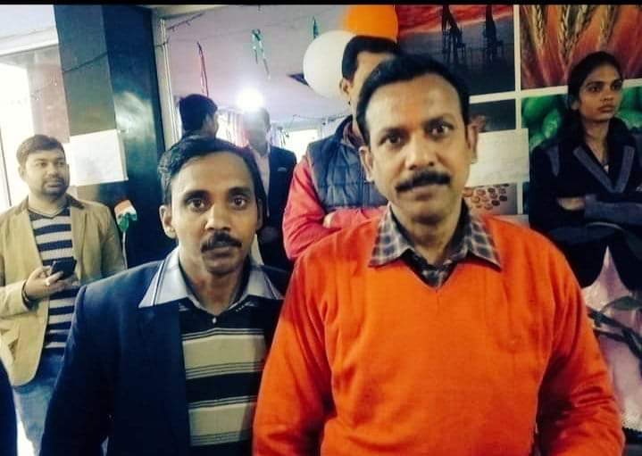 AwdeshGuptalko's tweet photo. समय-समय पर अपना मार्गदर्शन देने वाले बड़े भाई मनोज सामना जी को जन्मदिन की हार्दिक शुभकामनाएं एवं कोटि कोटि बधाई..... Happy Birthday @manojsaamnaa @BJP4India @BJP4UP @BJP4LKO https://t.co/yJdvQZGtgU